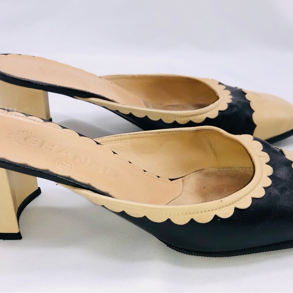 Chanel size 40.5 vintage Black and Tan Mules - Picture 5 of 13